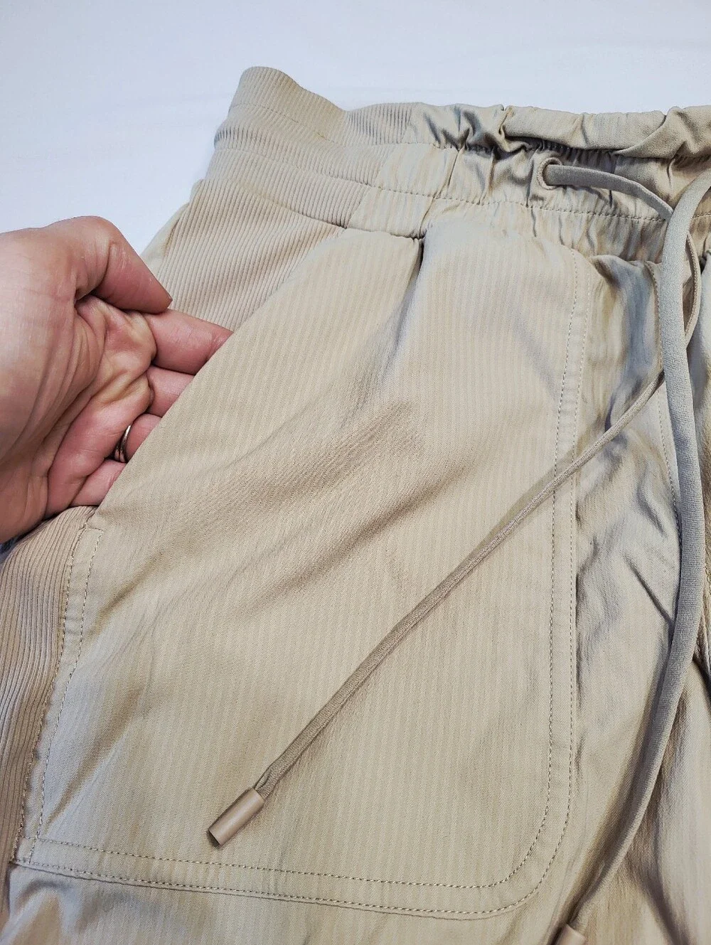Lululemon Beyond The Studio Joggers Athleisure Tan/Cream/Khaki Women's Size 4